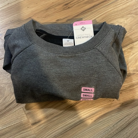 Soft fleece crewneck    Size - Small - Picture 2 of 2